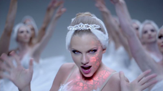 GIF artists shake up Taylor Swift’s “Shake It Off”